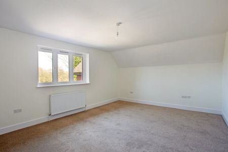 2 bedroom semi-detached house to rent - Photo 2