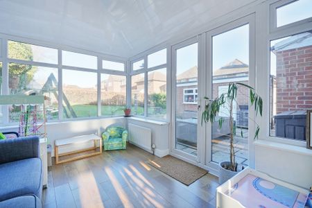 36 Heather Lea Avenue, S17 - Photo 2