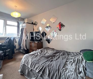 3 Bedroom End Terraced House for rent in Kendal Lane - Photo 2