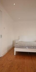 4 bedroom terraced house to rent - Photo 3
