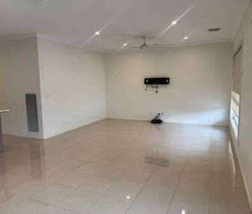 $550 PW-Week Avail Now - Photo 1