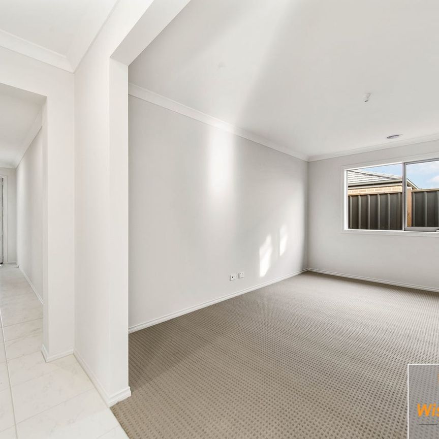 NEAR-NEW CLYDE HOME! - Photo 1