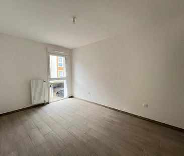 location Appartement T2 DE 38.79m² À DEVILLE LES ROUEN - Photo 4