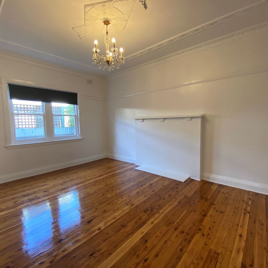 Three Bedroom Modern Home - Photo 1