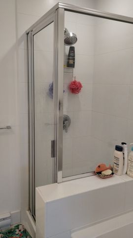 Beautifully designed 2-bedroom townhouse in Surrey (QS44) - Photo 2