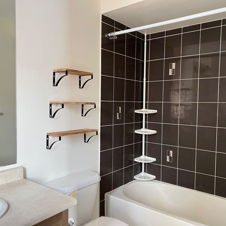 For Lease - 15 Aird Court, Milton, Ontario - Photo 1