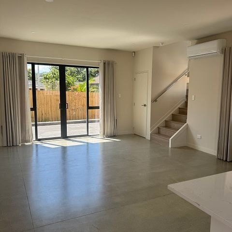 Brand new townhouse close to RoyalOak Mall - Photo 1