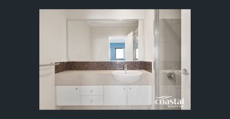 Coastal Apartment Steps from Rockingham Beach - Photo 2