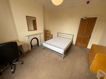 East Parade, Heworth - P1320 - Photo 5