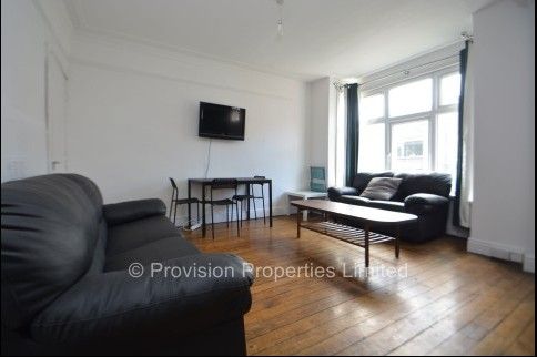 6 Bed Student Properties Leeds - Photo 1