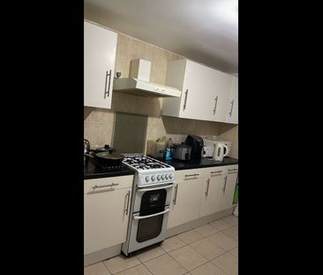 Room in a Shared House, Barnhill Road, HA9 - Photo 5