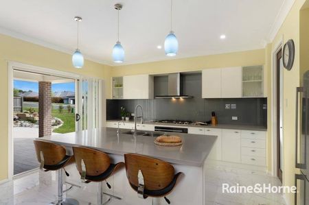 4 Bedroom Home in the Darraby Estate - Photo 4