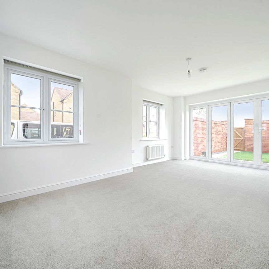 Upton Lawn Grove, Northampton - Photo 1