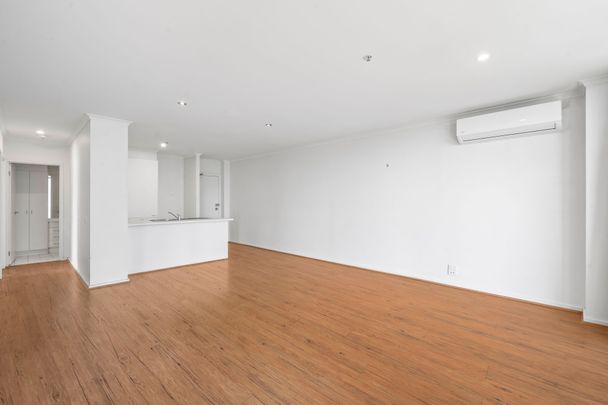 Modern And Spacious Three Bedrom Apartment In Southbank! - Photo 1