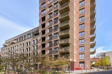 3 bedroom flat to rent - Photo 3