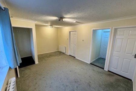 Gorse Close - Photo 3