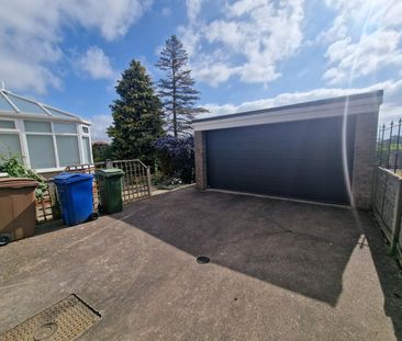4 bedroom detached property to rent - Photo 4