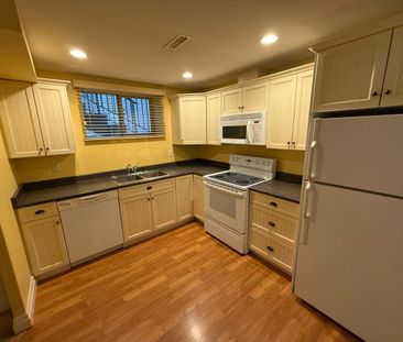 Cozy Suite in Central Abbotsford - Photo 2