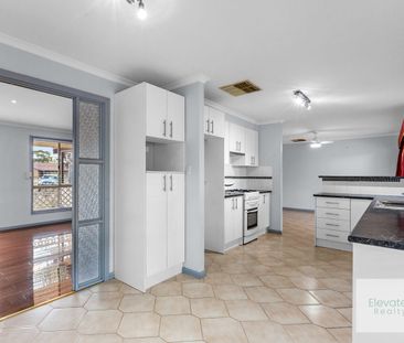 SPACIOUS 3 BEDROOM FAMILY HOME ON LARGE ALLOTMENT - Photo 5