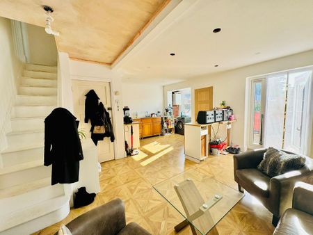 1 bedroom in a house share to rent - Photo 5