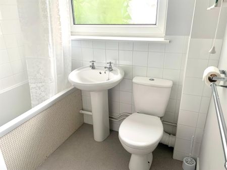 Bassett, So16 - Photo 4