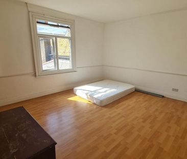 3 bedroom flat to rent - Photo 5