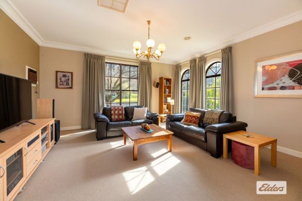 Beautiful Three Bedroom Home - Photo 1