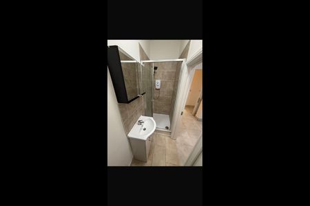 Studio Flat, Frinton Mews, IG2 - Photo 5