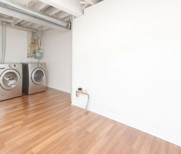 For Lease - 6798 Bansbridge Crescent, Mississauga, Ontario - Photo 2