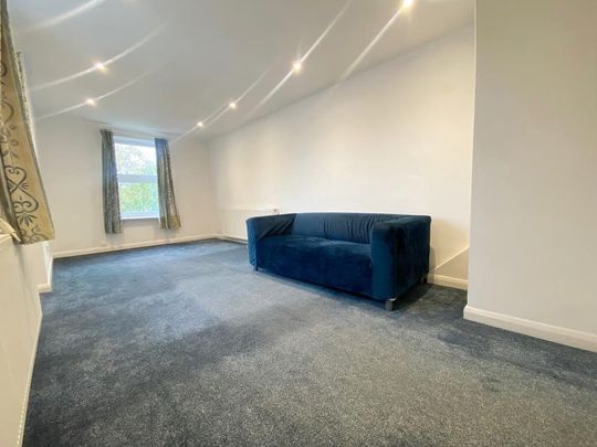 3 bedroom flat to rent - Photo 1