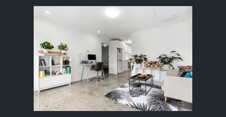 Chic, Low Maintenance Living - Photo 2