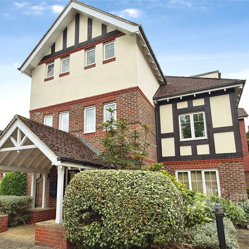 Coley Avenue, Woking, Surrey, GU22 7RG - Photo 1