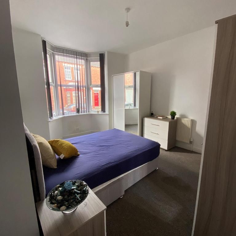 1 bedroom in a house share to rent - Photo 1