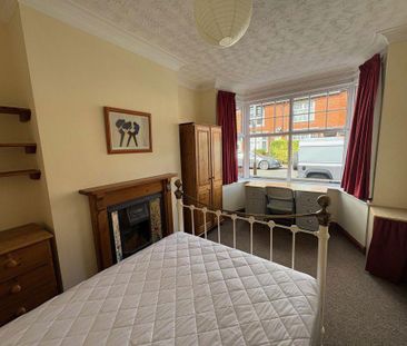 4 bedroom terraced house to rent - Photo 4