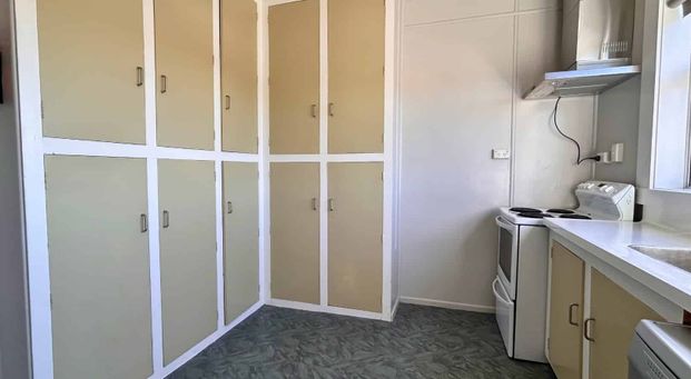 Upper Level Living - Photo 1