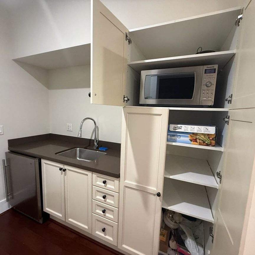 6290 Eagles Drive apartment — Vancouver, BC (1-Bedroom) - 1 Bedroom - Photo 1