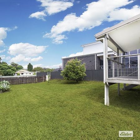 2 BEDROOM HOUSE - Photo 2