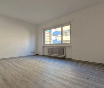 1.5 renovated rooms with pool in Lugano - Photo 1