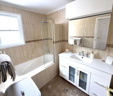 Beautiful Home in Prime Location! - Photo 1