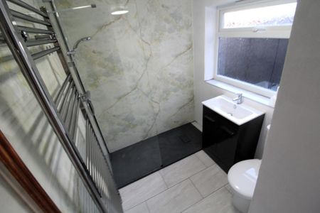 3 bedroom terraced house to rent - Photo 2