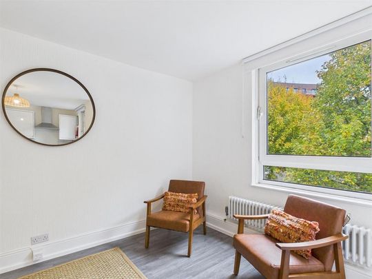 4 bedroom property to rent - Photo 1