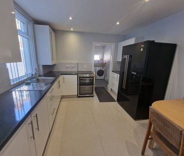 Room, Plymouth, PL4 - Photo 3