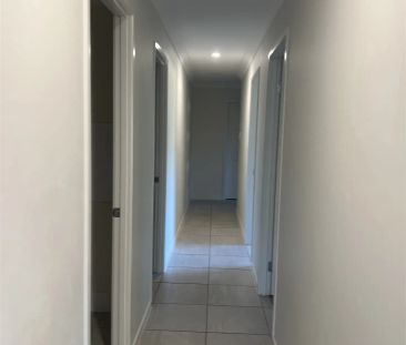 1/13 Robinson Street, Brassall QLD 4305 - Photo 1