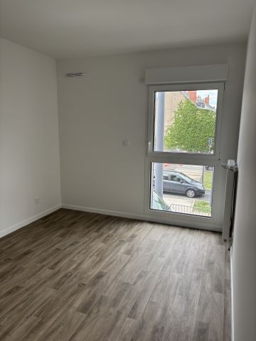 Location Appartement 2 pièces 45m² ORLEANS 45000 - Photo 5