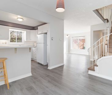 For Lease - 53 Courtleigh Square, Brampton, Ontario - Photo 2