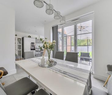 4 bedroom semi-detached house to rent - Photo 4