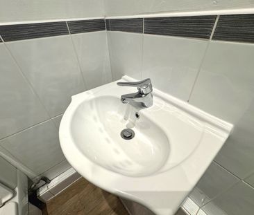 22 Young Terrace Springburn - Photo 1