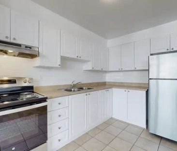 12 Goldfinch Court - Sandringham House | 12 Goldfinch Court, Toronto - Photo 1