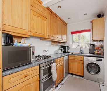3 bedroom terraced house to rent - Photo 5