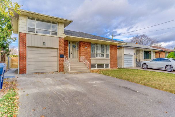 For Lease - 22 Decarie Circle, Toronto, Ontario - Photo 1